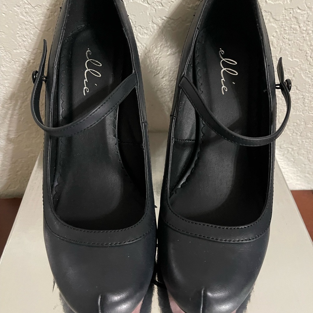 Ellie Black Classic Heels